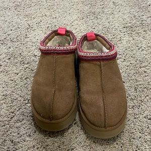Ugh Tasman slippers platform